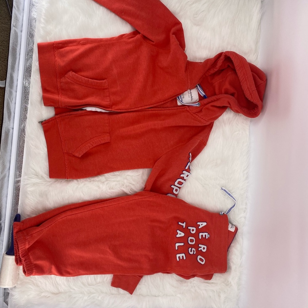 Orange Aeropostale sweat suit with half bottoms